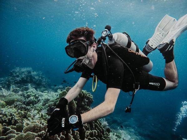 Diver enjoying in Siquijor.