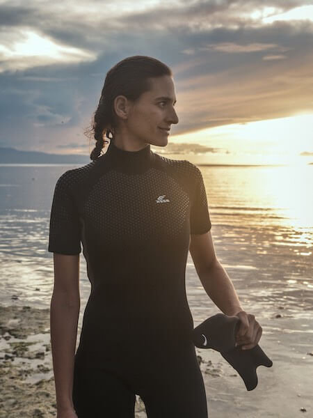 Divemaster on the beach in Siquijor.